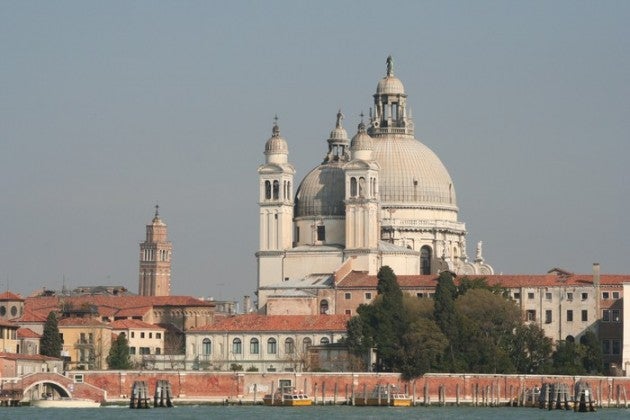 Cathedral_from_afar