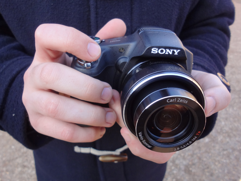 Sony Cyber-shot HX100V Hands On First Look Review - What Digital Camera
