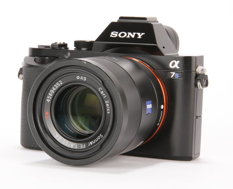 Sony Alpha 7S Review - angled