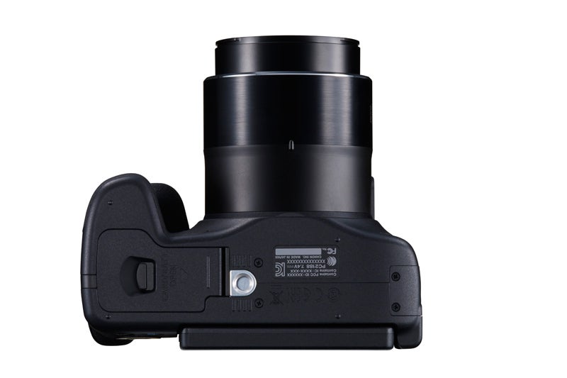 Canon PowerShot SX60 HS Review - bottom 