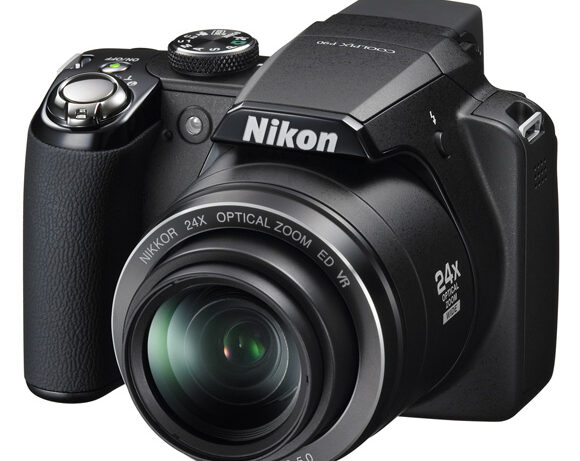 Nikon unveils 24x bridge camera