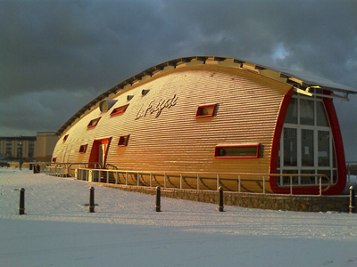 Snow scene with hard lighting, taken using an HTC cameraphone. Photograph (c) Jon Tarrant.