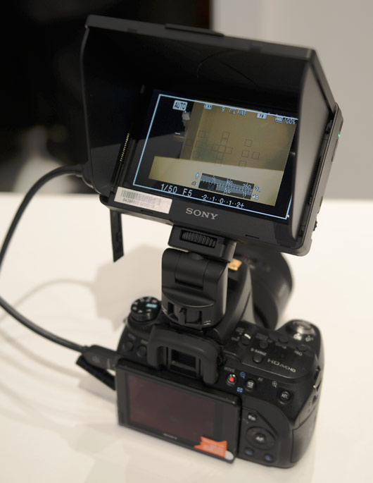Sony CLM-V55: new 5in live view screen for Sony Alpha DSLRs - What