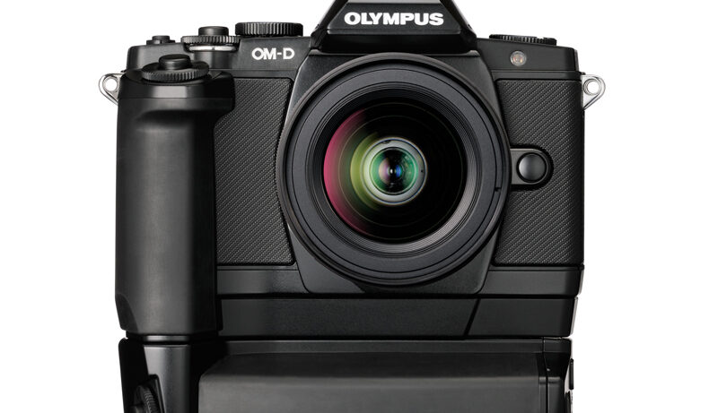 Olympus OM-D EM-5 HLD Battery Grip video review