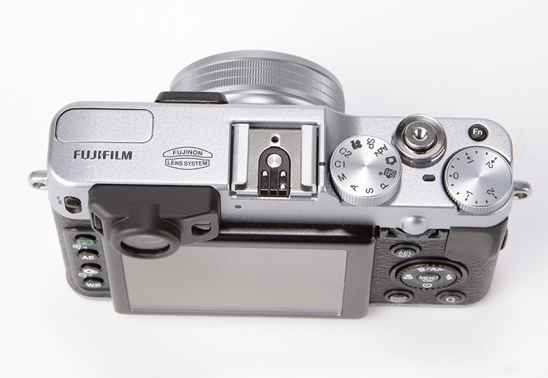 Fujifilm X20 top and read