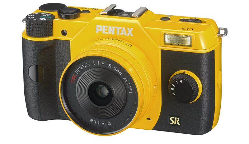 Pentax Q7 - First Look Video