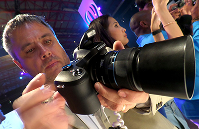Samsung Galaxy NX - First Look Video