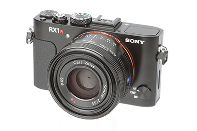 Sony RX1R Review - angled