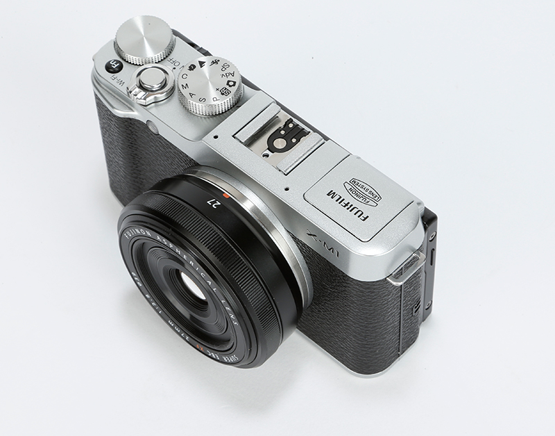 Fujifilm X-M1 Review - top angle