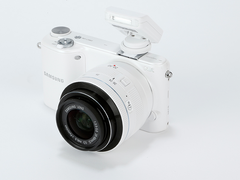 Samsung NX2000 Review - iFn lens