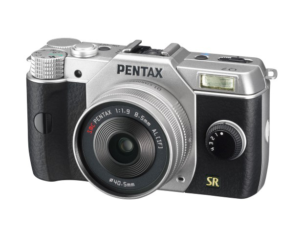 Pentax Q7 Review - front angled