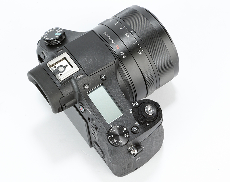 Sony Cyber-shot RX10 Review - top down