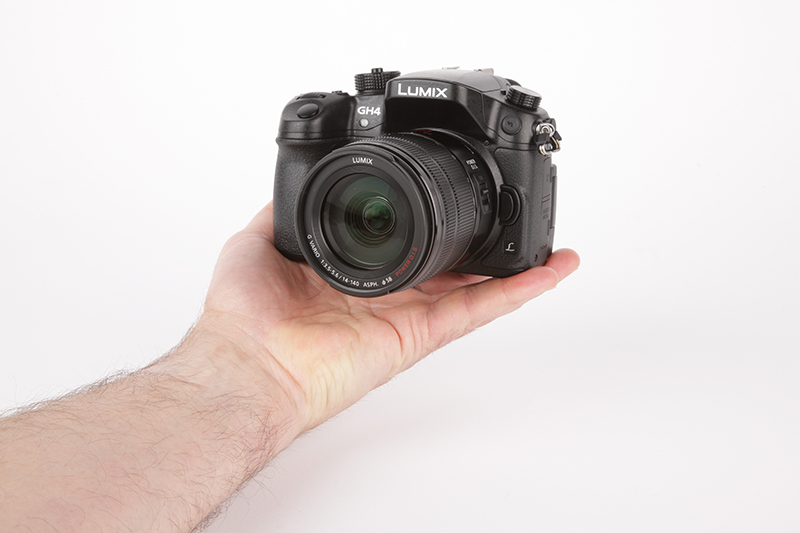 Panasonic Lumix GH4 Review - angled