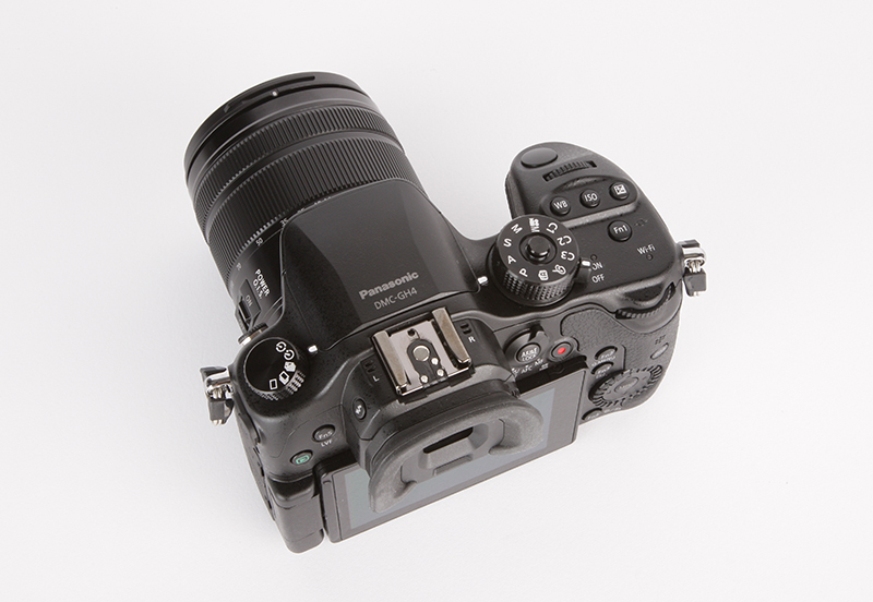 Panasonic Lumix GH4 Review - top down