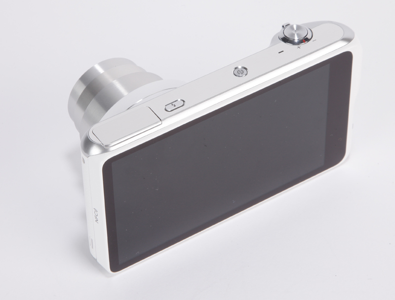 Samsung Galaxy Camera 2 Review - angled rear