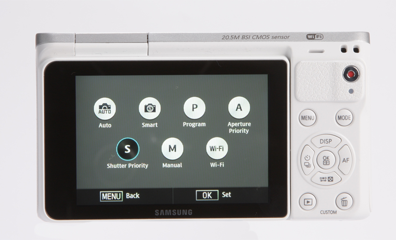Samsung NX Mini Review - rear