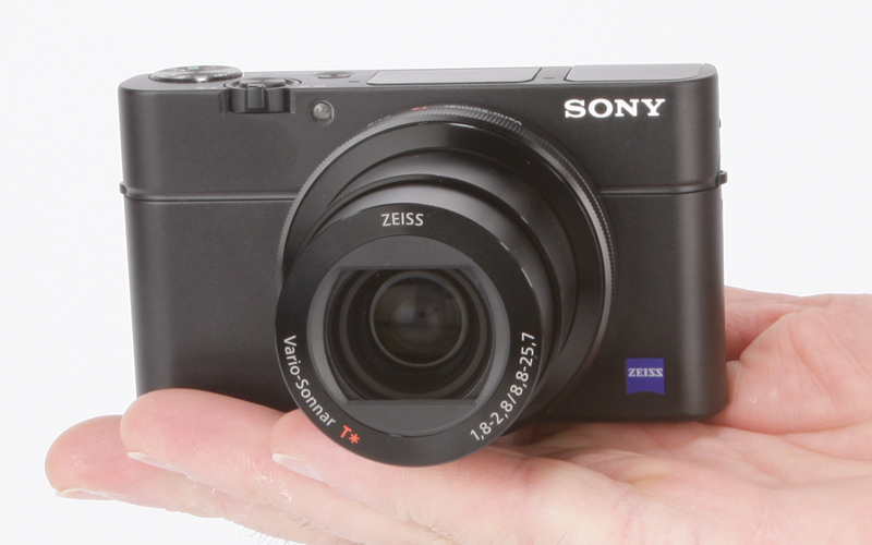 Sony Cyber-Shot RX100 III Review - in the hand