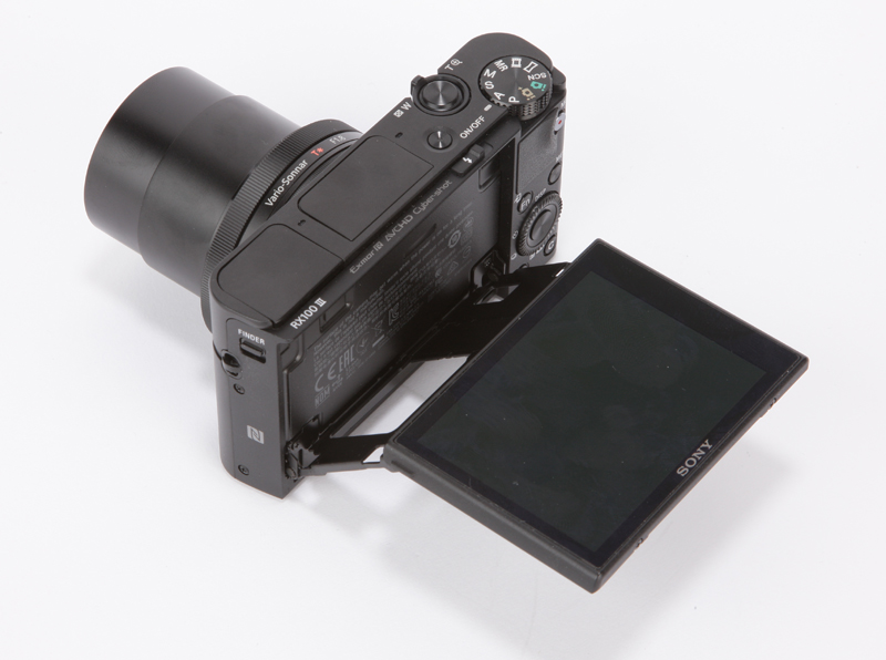 Sony Cyber-Shot RX100 III Review - angled screen