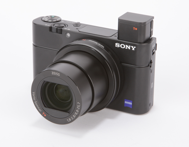 Sony RX100 III product shot 7