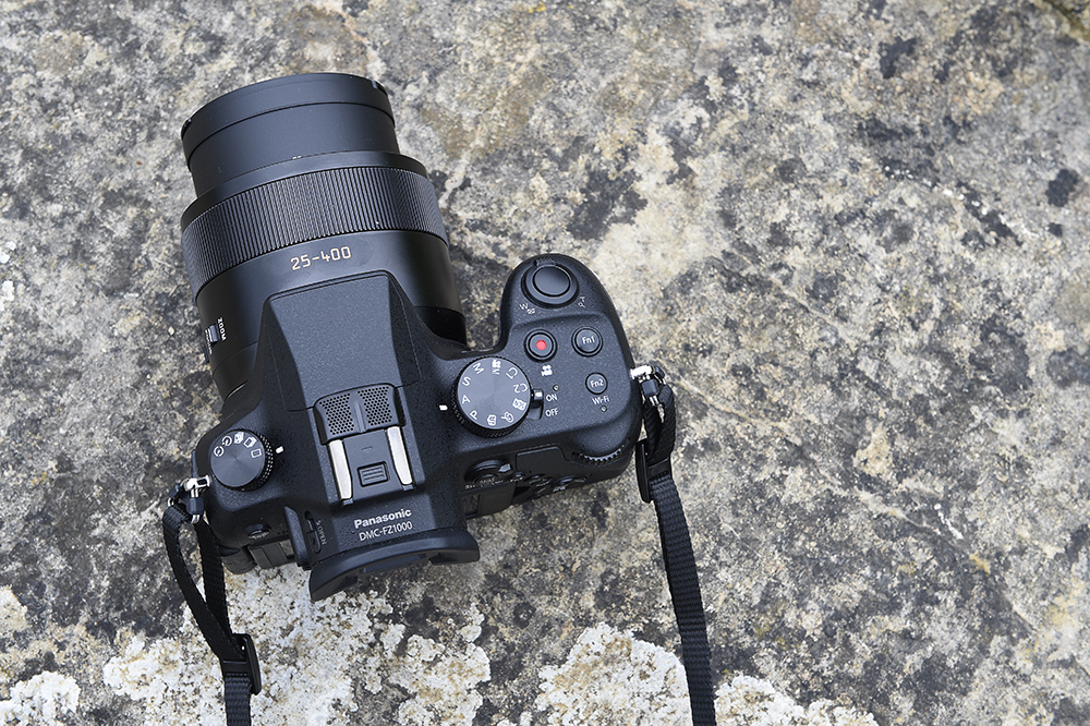 Panasonic Lumix FZ1000 Review - top down