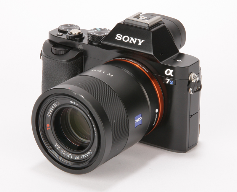 Sony Alpha 7S Review - angled