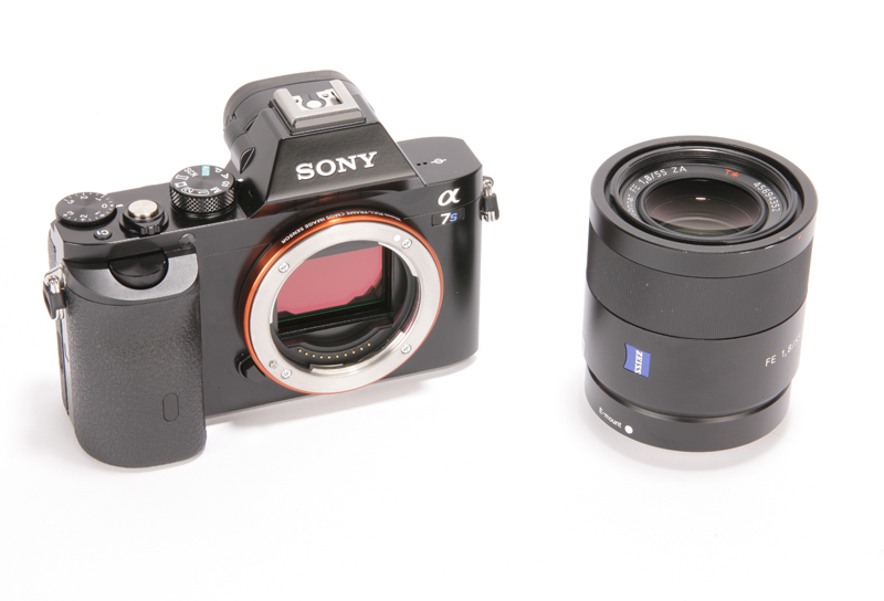 Sony Alpha 7S Review - with mirror up