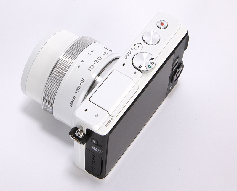Nikon 1 J4 Review - top down