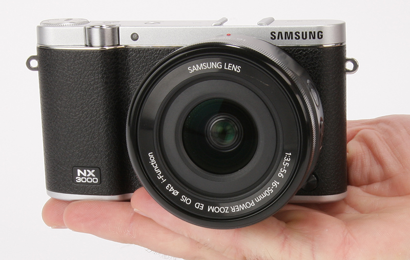 Samsung NX3000 handheld