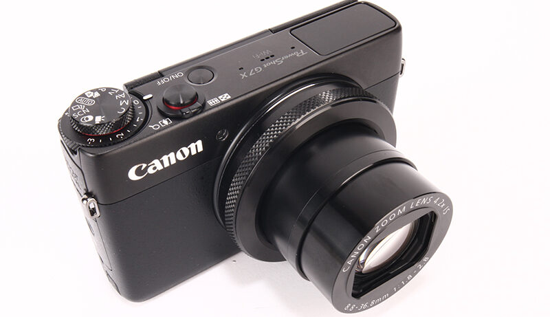 Canon PowerShot G7 X product shot 2