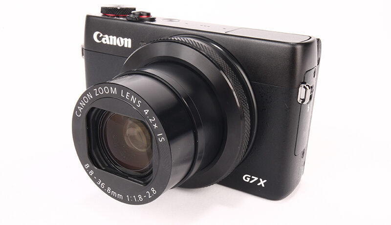 Canon PowerShot G7 X product shot 3