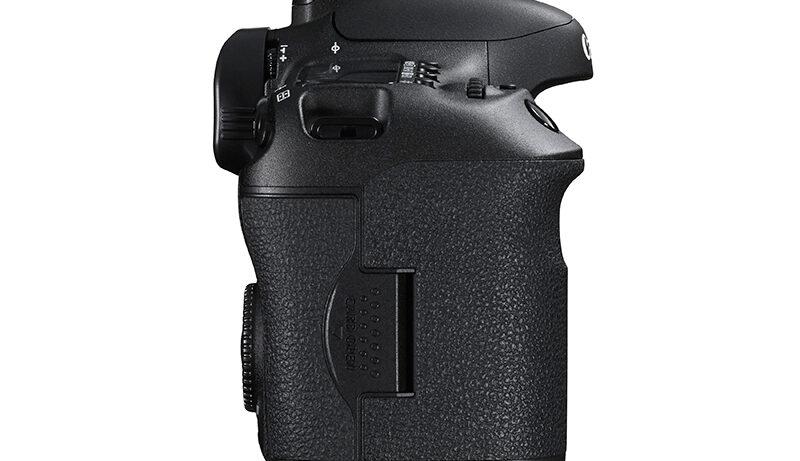 Canon EOS 7D Mark II side