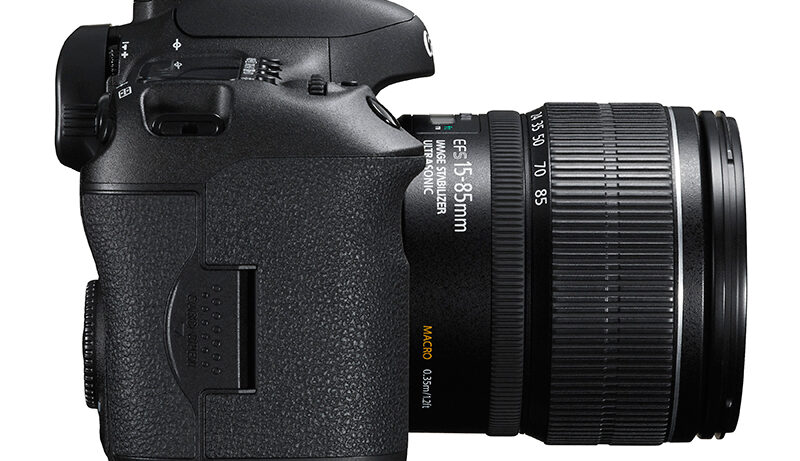 Canon EOS 7D Mark II side