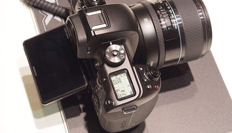 Samsung NX1 hands-on product shot
