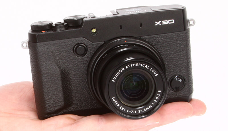 Fujifilm X30 product shot 1