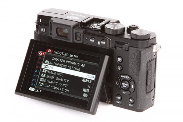 Fujifilm X30 review - screen out