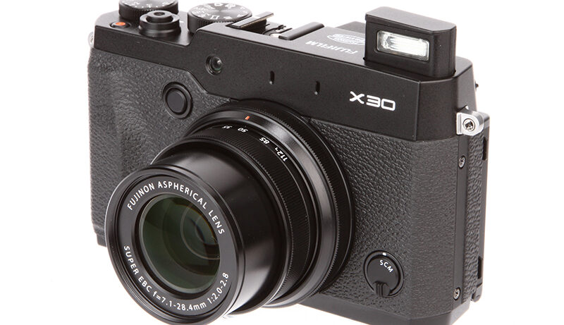 Fujifilm X30 product shot 16