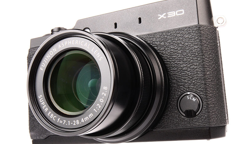 Fujifilm X30 product shot 3