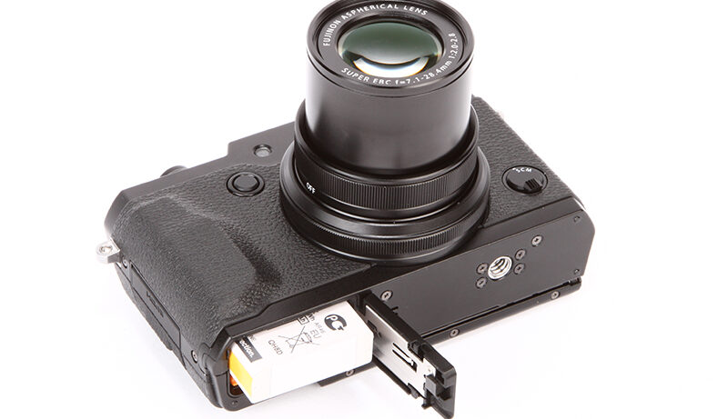 Fujifilm X30 product shot 5