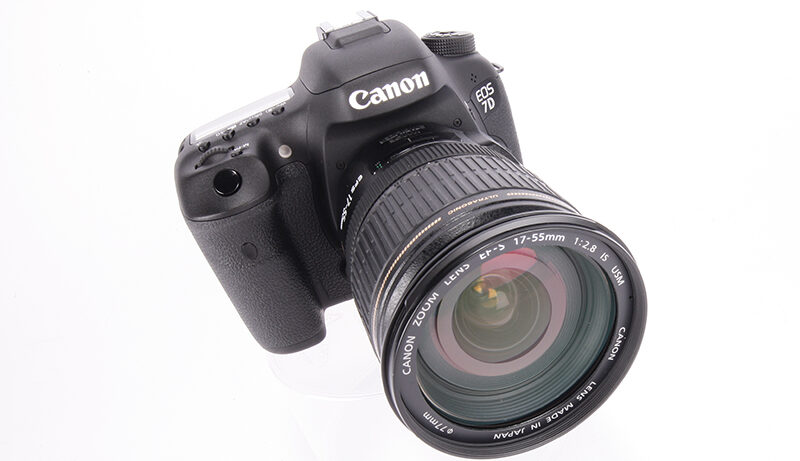 Canon EOS 7D Mark II product shot 2