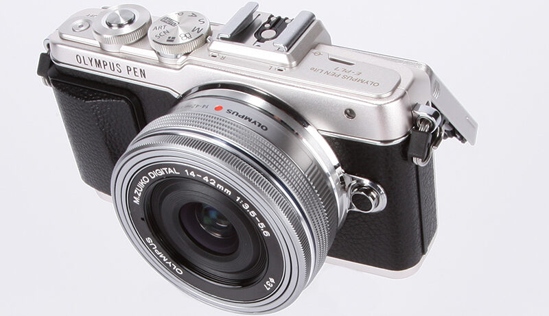 Olympus E-PL7 product shot 3