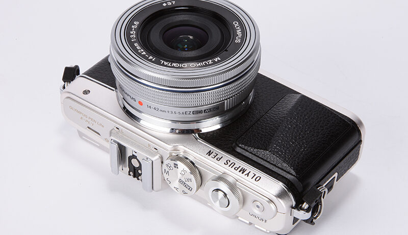 Olympus E-PL7 product shot 8