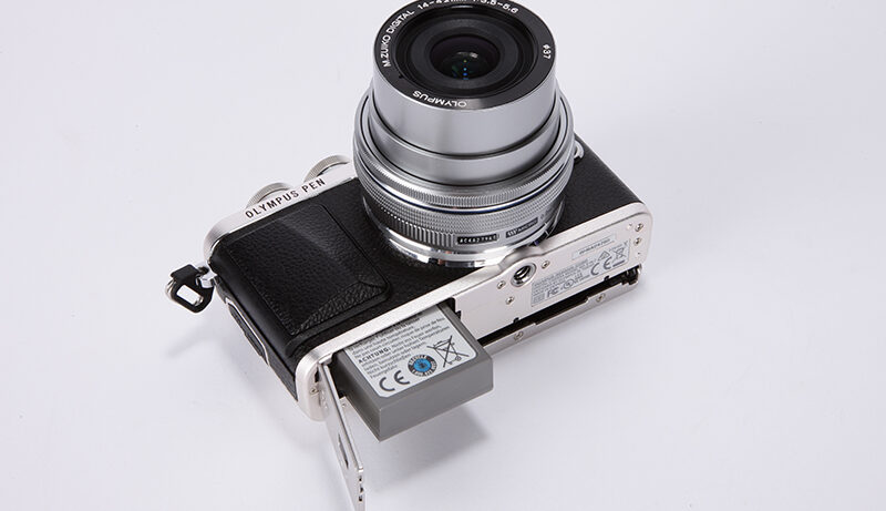 Olympus E-PL7 product shot 9