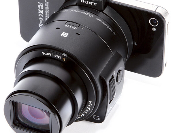 Sony QX30 product shot 2
