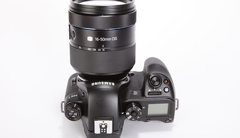 Samsung NX1 product shot 10