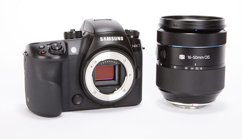 Samsung NX1 product shot 12