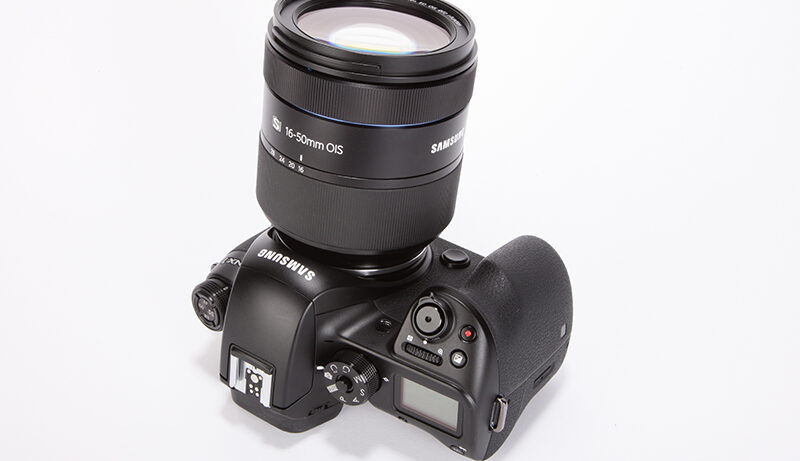 Samsung NX1 product shot 14