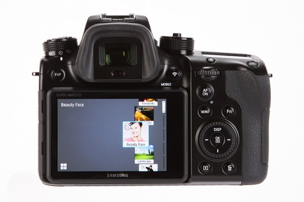 Samsung NX1 product shot 15