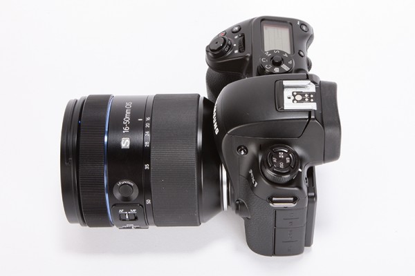 Samsung NX1 product shot 6