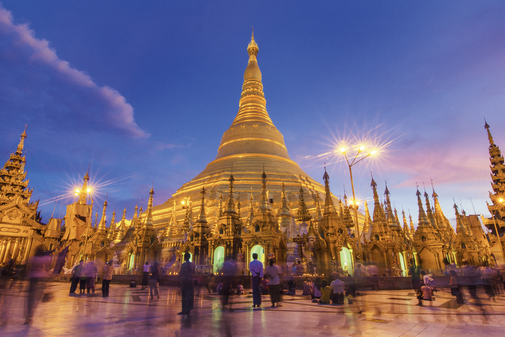 Nikon D7000 Goes Globetrotting