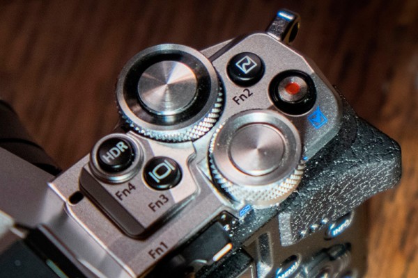 Olympus OM-D E-M5 Mark II product shot 8